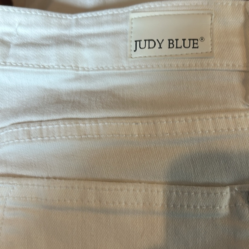 Judy Blue Women’s Size 7/28 Boyfriend Fit Distressed White Jeans EUC - Picture 7 of 9